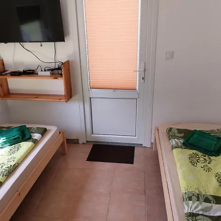 Apartment Szarszo Apartman Es Kempinghaz